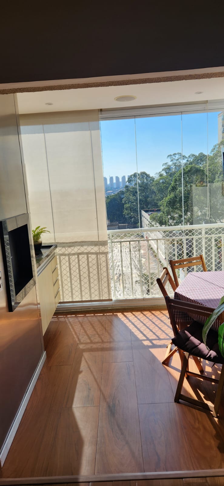 Imagine morar em um espaço iluminado, arejado e com tudo que você precisa ao redor. Um LAR pronto para receber você.