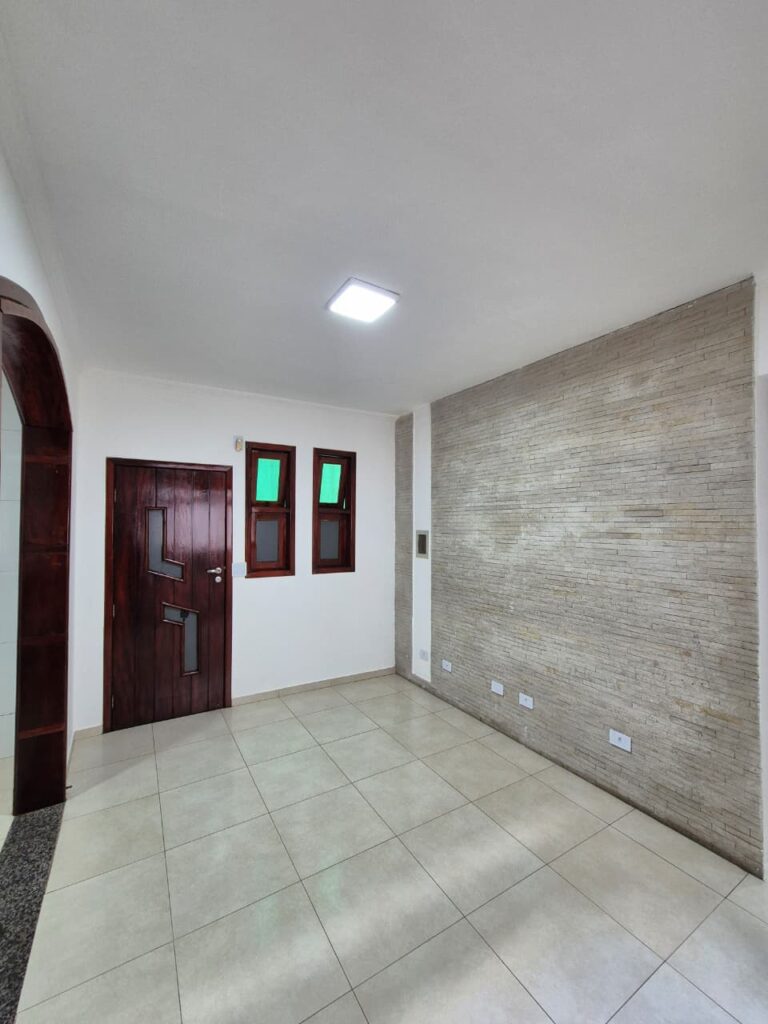 Apartamento com quintal sem condomínio no Bairro Alves Dias em São Bernardo do Campo